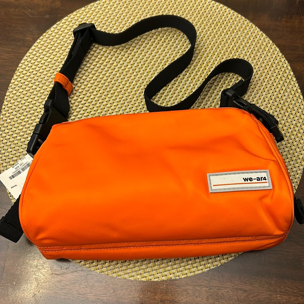 We-Ar4 Bag  Crossbody bag. The Kyoto. NWT